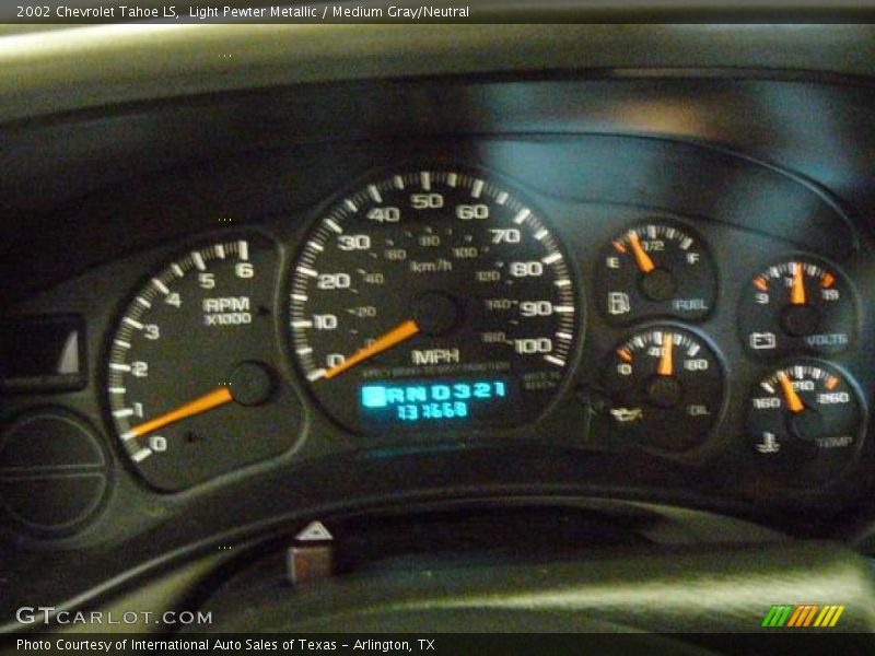 Light Pewter Metallic / Medium Gray/Neutral 2002 Chevrolet Tahoe LS
