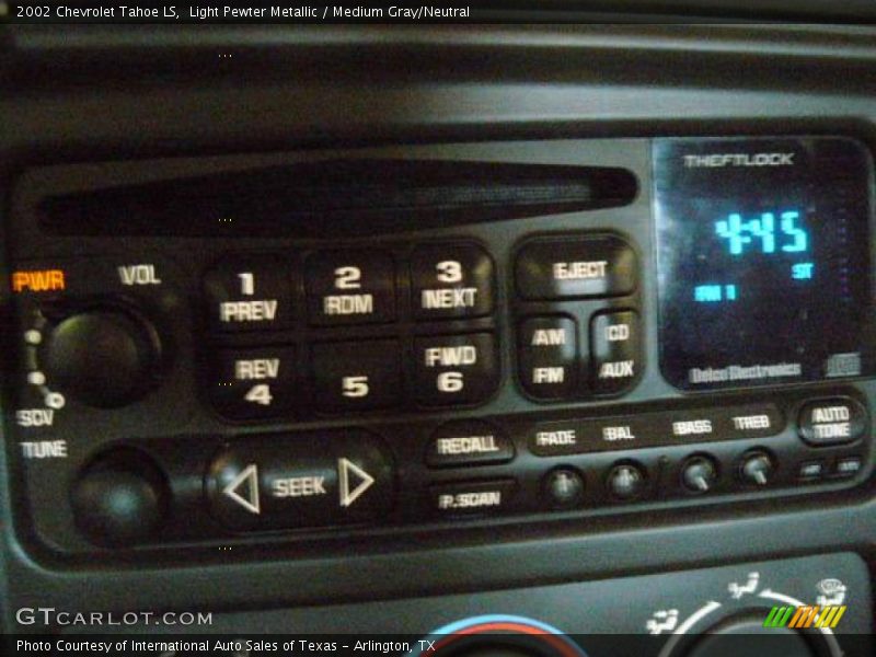 Light Pewter Metallic / Medium Gray/Neutral 2002 Chevrolet Tahoe LS