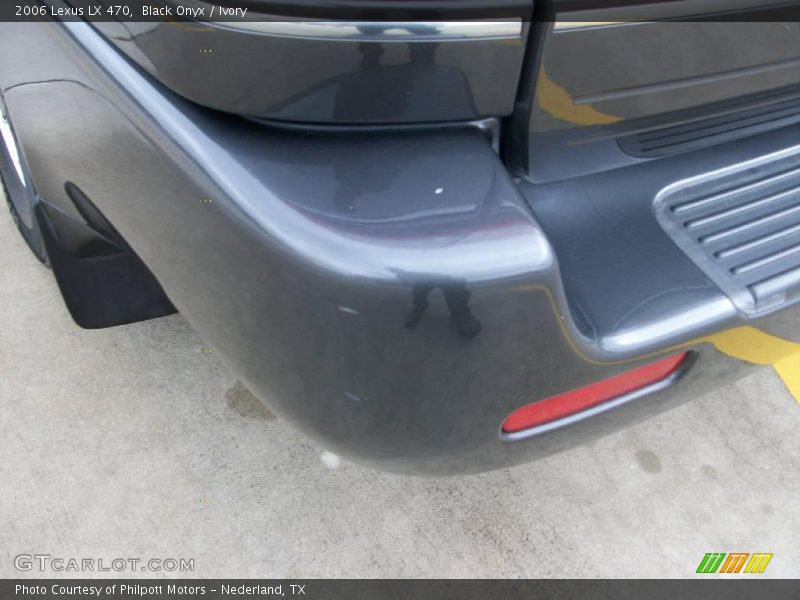Black Onyx / Ivory 2006 Lexus LX 470
