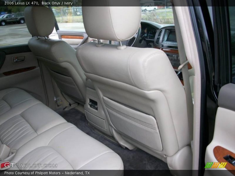 Black Onyx / Ivory 2006 Lexus LX 470