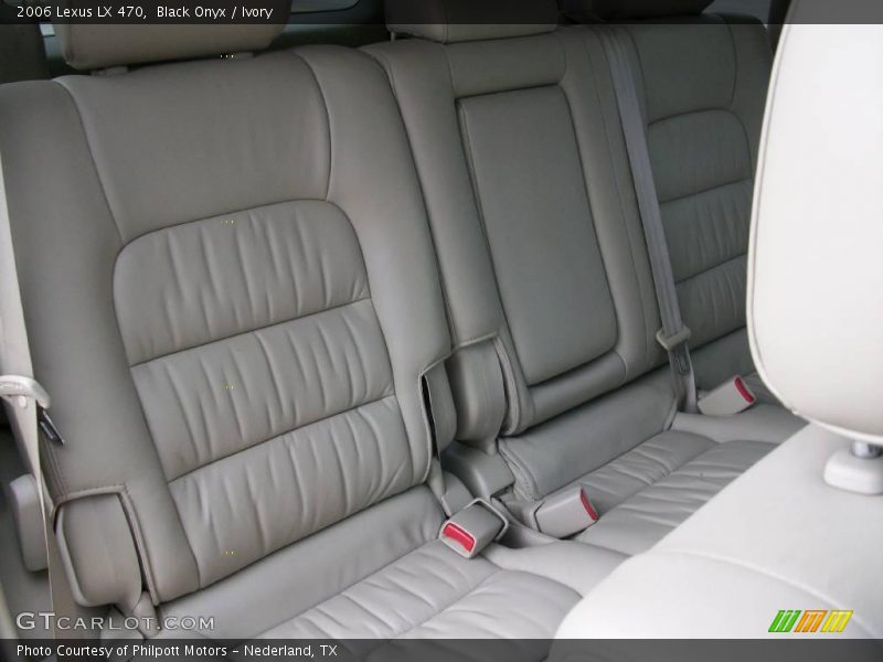 Black Onyx / Ivory 2006 Lexus LX 470