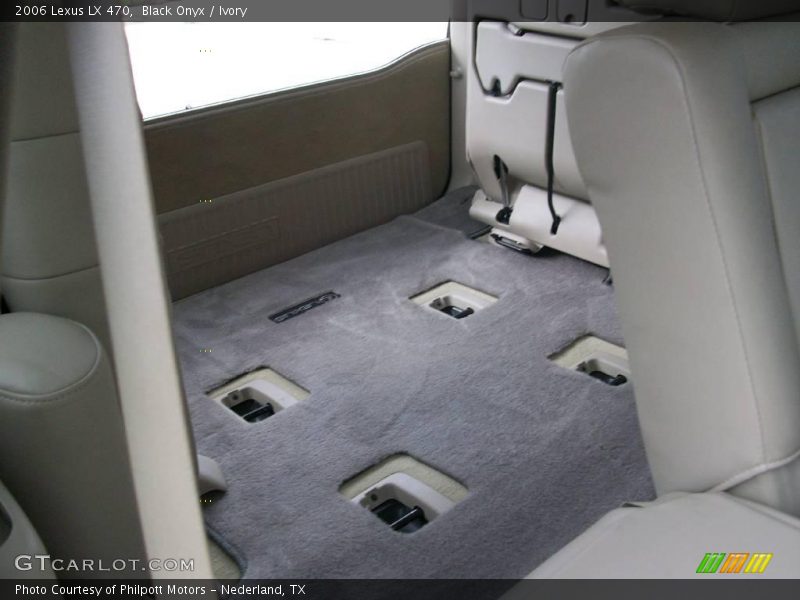 Black Onyx / Ivory 2006 Lexus LX 470