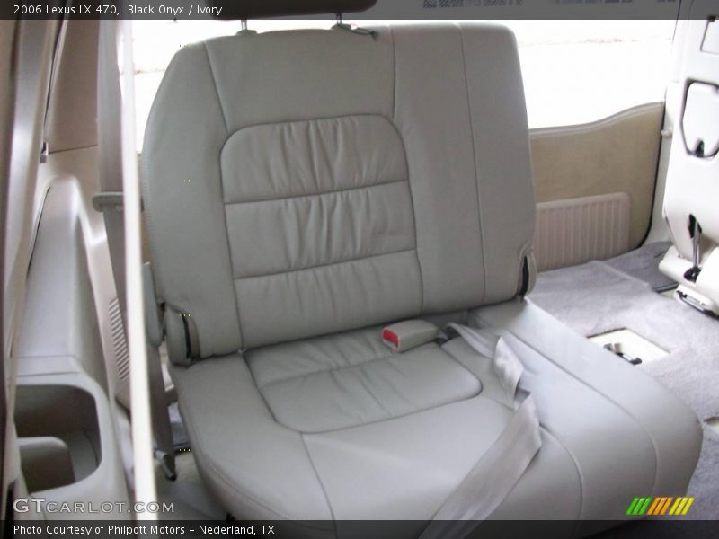 Black Onyx / Ivory 2006 Lexus LX 470