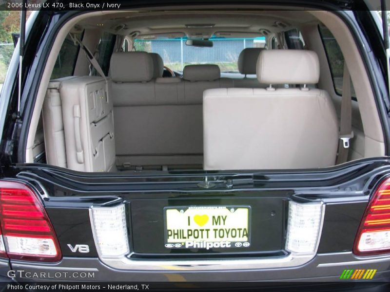 Black Onyx / Ivory 2006 Lexus LX 470
