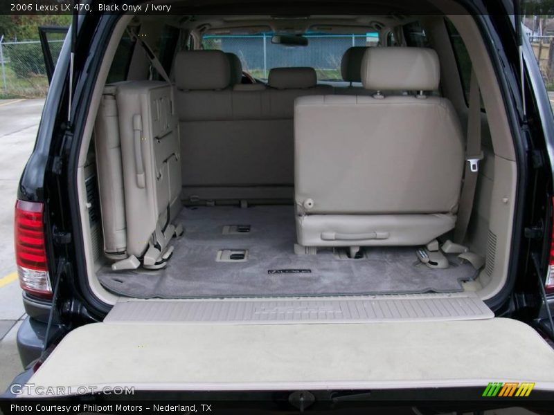 Black Onyx / Ivory 2006 Lexus LX 470