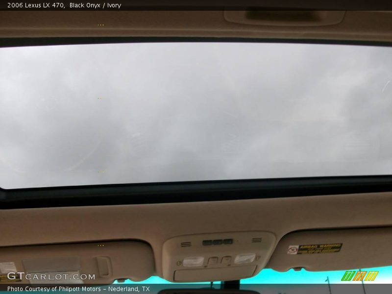 Black Onyx / Ivory 2006 Lexus LX 470