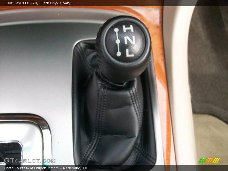 Black Onyx / Ivory 2006 Lexus LX 470