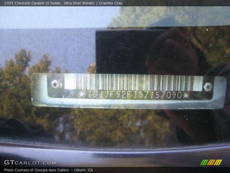 Ultra Silver Metallic / Graphite Gray 2003 Chevrolet Cavalier LS Sedan