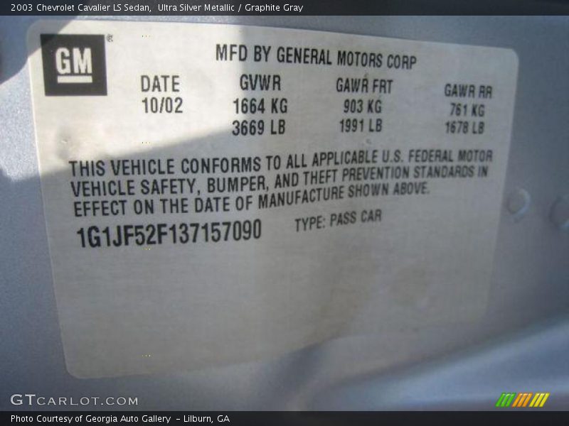 Ultra Silver Metallic / Graphite Gray 2003 Chevrolet Cavalier LS Sedan