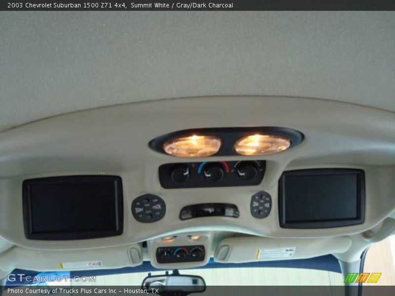 Summit White / Gray/Dark Charcoal 2003 Chevrolet Suburban 1500 Z71 4x4