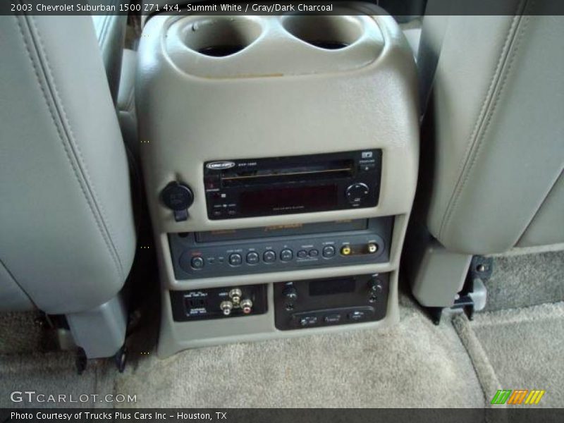 Summit White / Gray/Dark Charcoal 2003 Chevrolet Suburban 1500 Z71 4x4