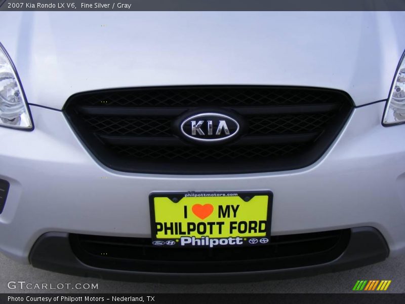 Fine Silver / Gray 2007 Kia Rondo LX V6