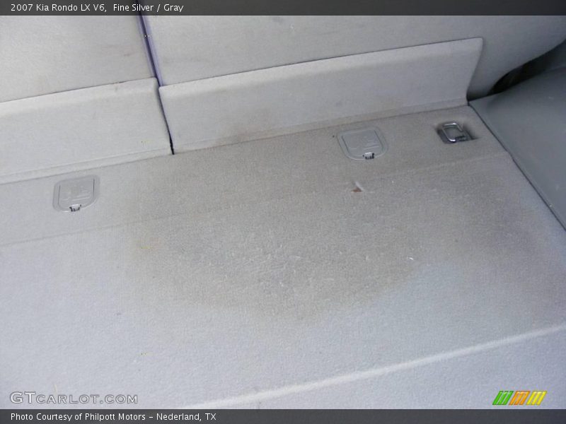 Fine Silver / Gray 2007 Kia Rondo LX V6