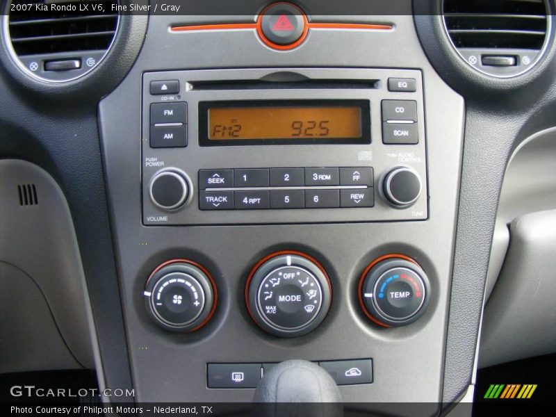 Fine Silver / Gray 2007 Kia Rondo LX V6