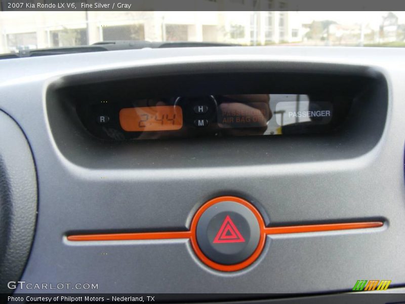 Fine Silver / Gray 2007 Kia Rondo LX V6
