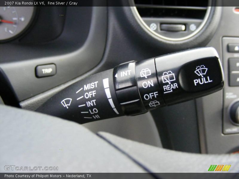 Fine Silver / Gray 2007 Kia Rondo LX V6