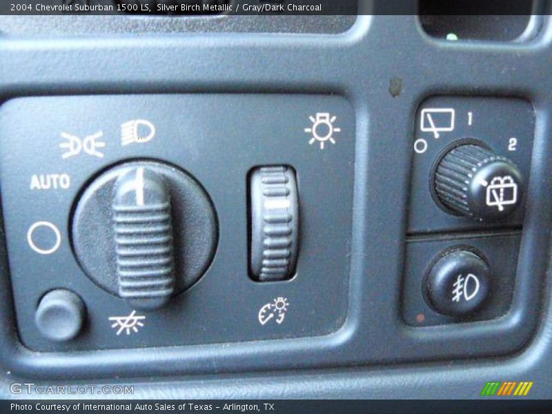 Silver Birch Metallic / Gray/Dark Charcoal 2004 Chevrolet Suburban 1500 LS