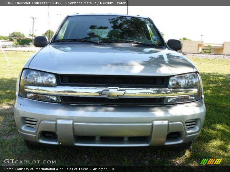 Silverstone Metallic / Medium Pewter 2004 Chevrolet TrailBlazer LS 4x4
