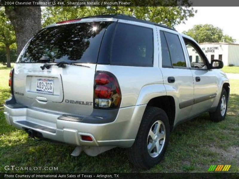 Silverstone Metallic / Medium Pewter 2004 Chevrolet TrailBlazer LS 4x4