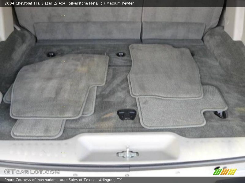 Silverstone Metallic / Medium Pewter 2004 Chevrolet TrailBlazer LS 4x4