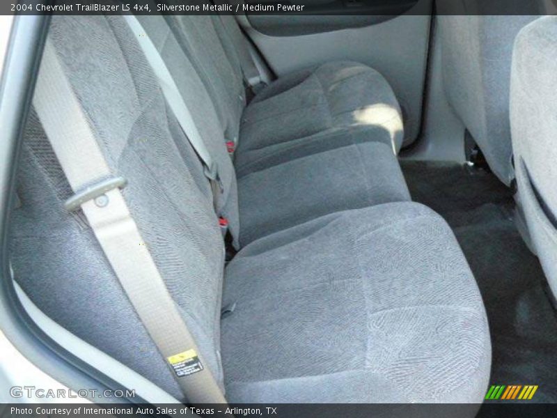 Silverstone Metallic / Medium Pewter 2004 Chevrolet TrailBlazer LS 4x4