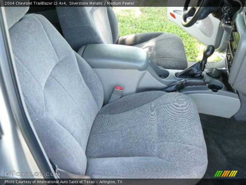 Silverstone Metallic / Medium Pewter 2004 Chevrolet TrailBlazer LS 4x4