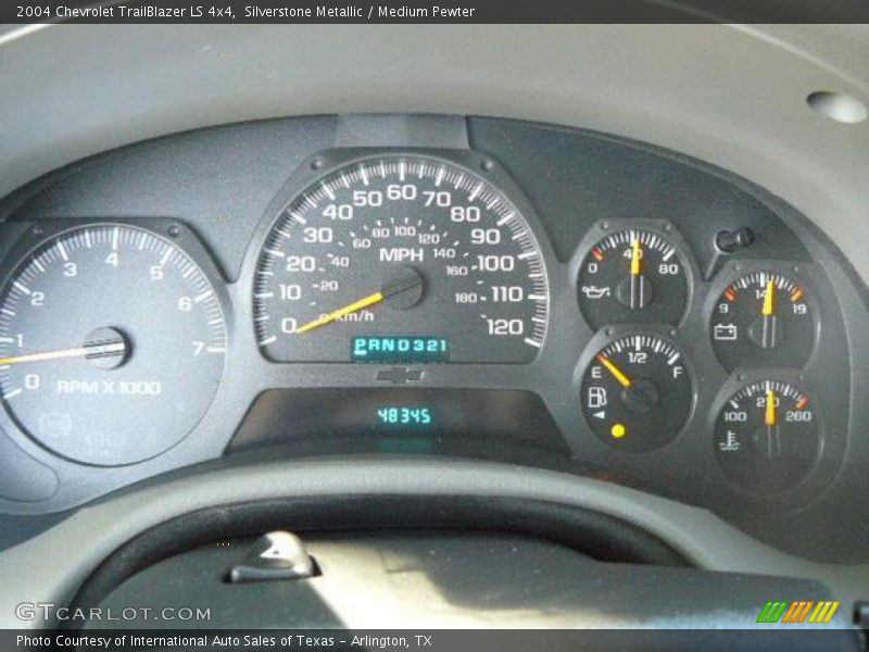 Silverstone Metallic / Medium Pewter 2004 Chevrolet TrailBlazer LS 4x4