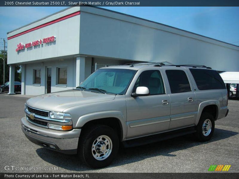 Silver Birch Metallic / Gray/Dark Charcoal 2005 Chevrolet Suburban 2500 LT