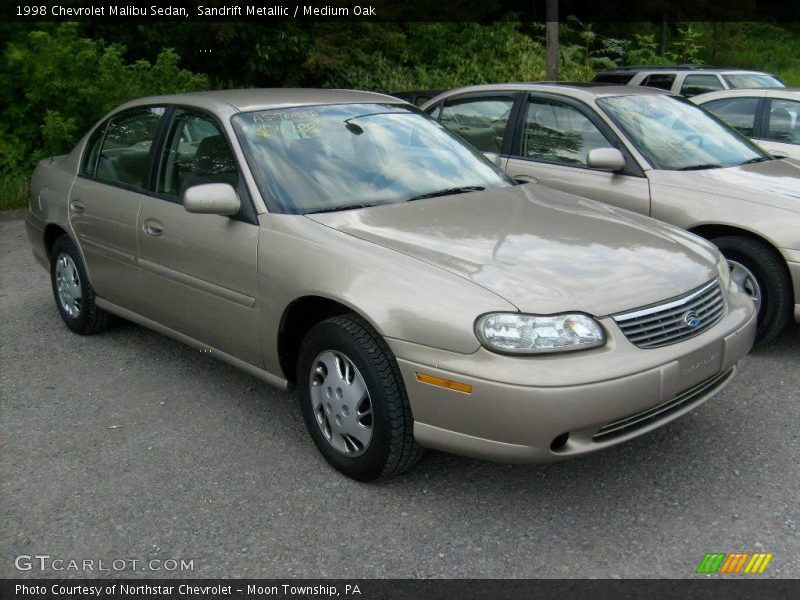 Sandrift Metallic / Medium Oak 1998 Chevrolet Malibu Sedan