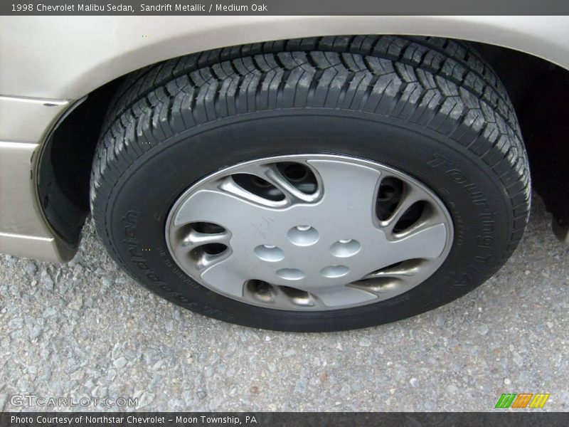 Sandrift Metallic / Medium Oak 1998 Chevrolet Malibu Sedan