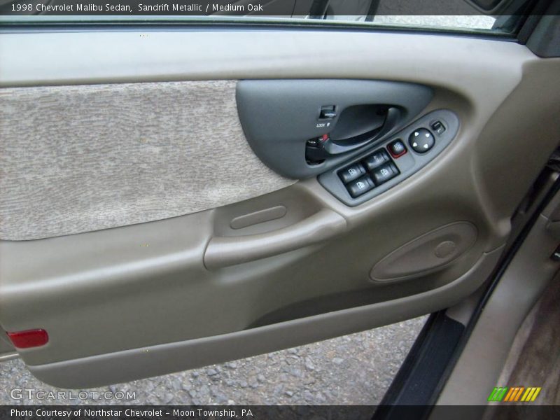 Sandrift Metallic / Medium Oak 1998 Chevrolet Malibu Sedan