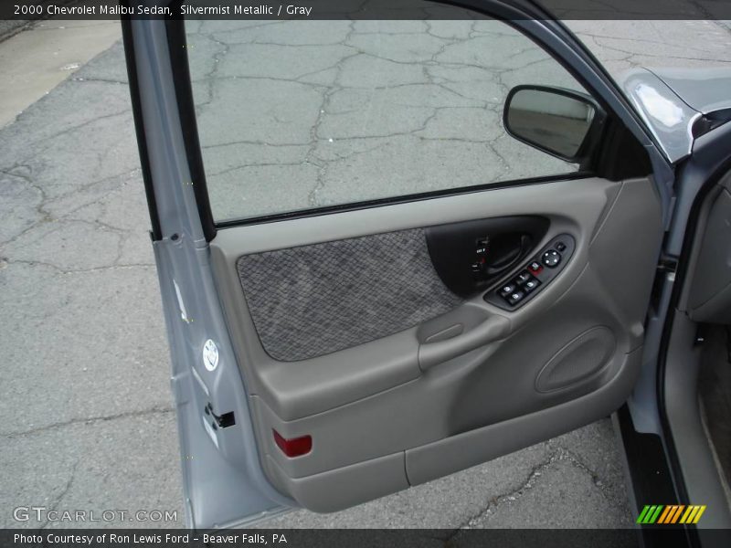 Silvermist Metallic / Gray 2000 Chevrolet Malibu Sedan