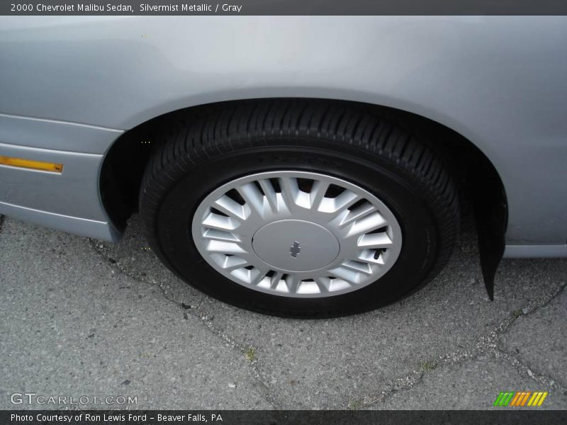 Silvermist Metallic / Gray 2000 Chevrolet Malibu Sedan