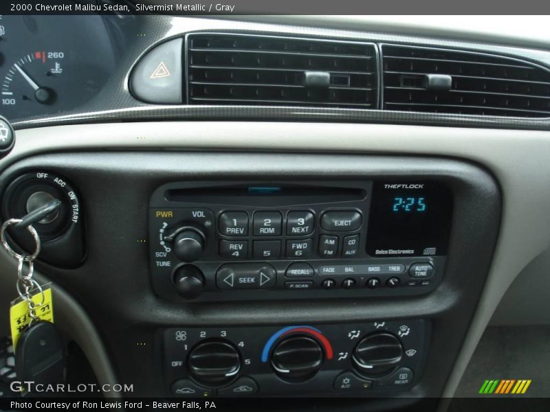 Silvermist Metallic / Gray 2000 Chevrolet Malibu Sedan