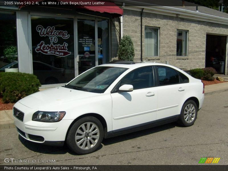 Ice White / Dark Beige/Quartz Leather 2005 Volvo S40 2.4i