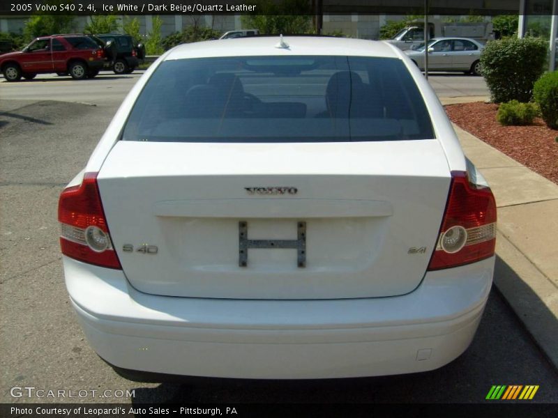 Ice White / Dark Beige/Quartz Leather 2005 Volvo S40 2.4i
