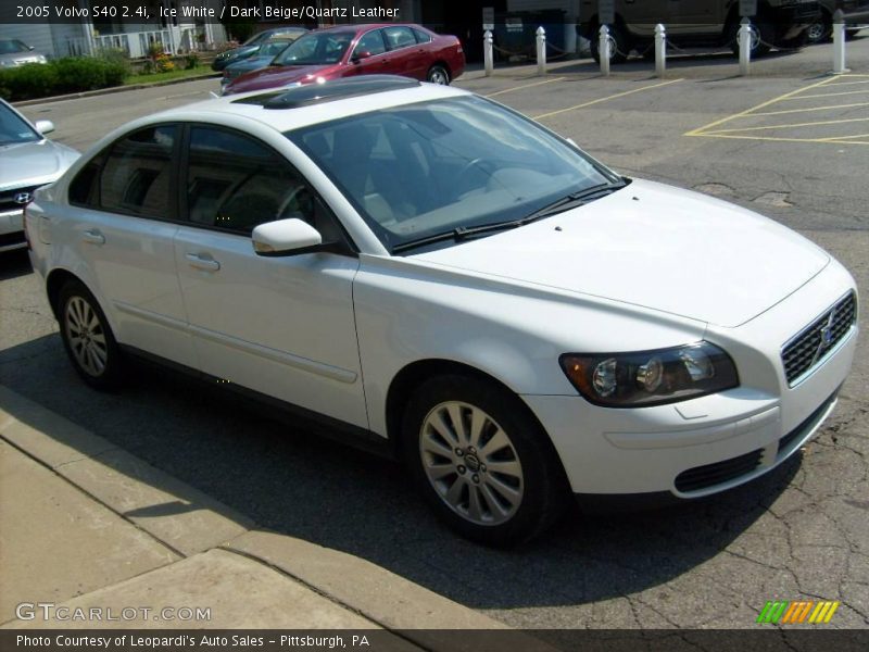 Ice White / Dark Beige/Quartz Leather 2005 Volvo S40 2.4i