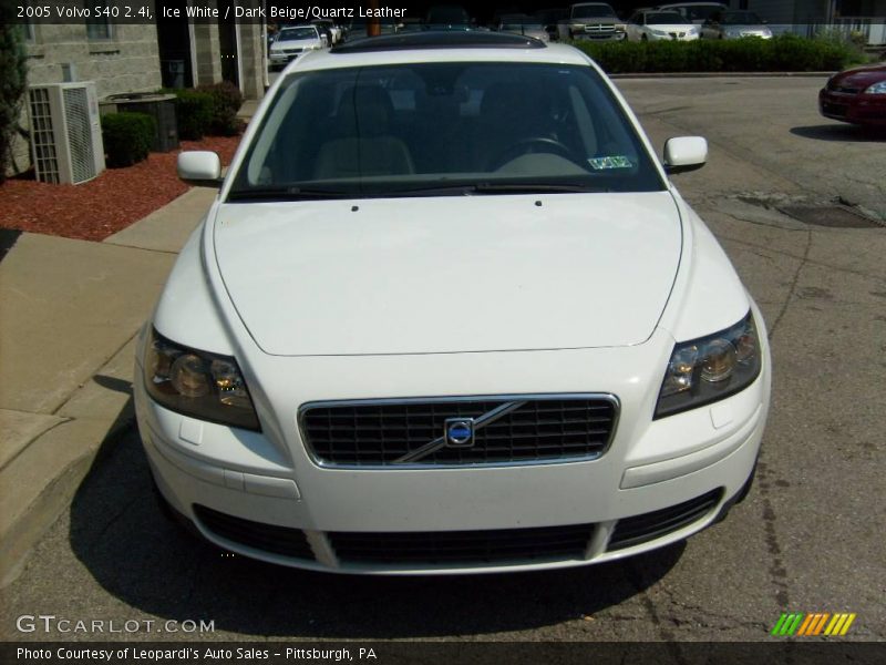 Ice White / Dark Beige/Quartz Leather 2005 Volvo S40 2.4i