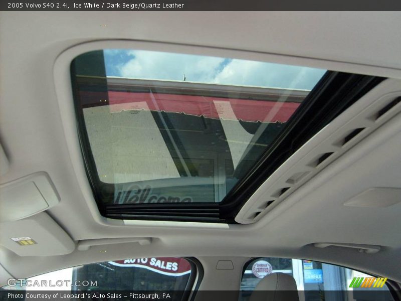 Ice White / Dark Beige/Quartz Leather 2005 Volvo S40 2.4i