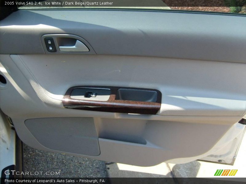 Ice White / Dark Beige/Quartz Leather 2005 Volvo S40 2.4i