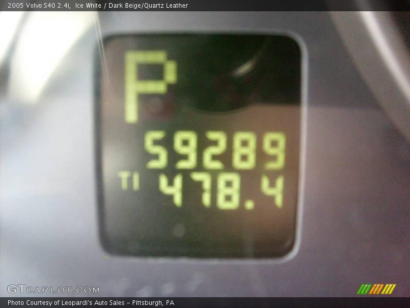 Ice White / Dark Beige/Quartz Leather 2005 Volvo S40 2.4i