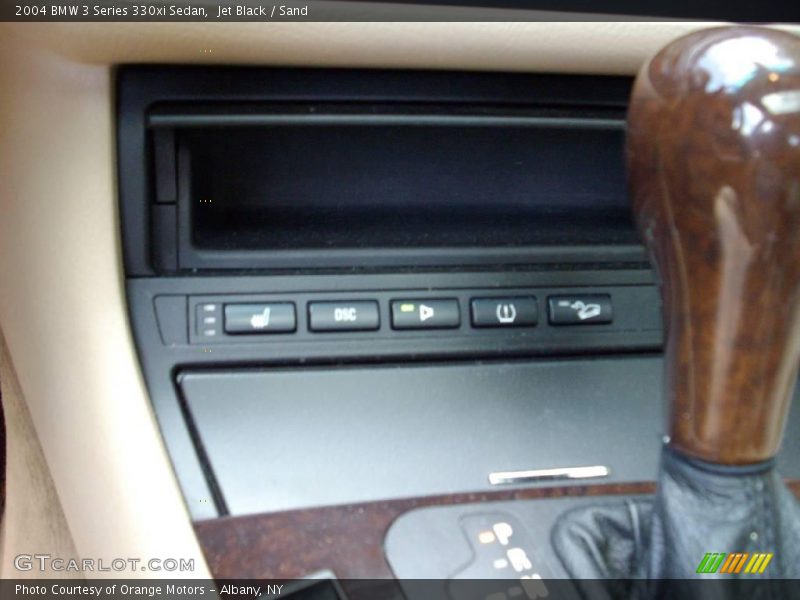Jet Black / Sand 2004 BMW 3 Series 330xi Sedan