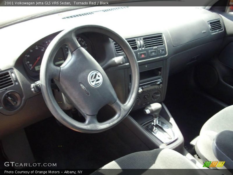 Tornado Red / Black 2001 Volkswagen Jetta GLS VR6 Sedan