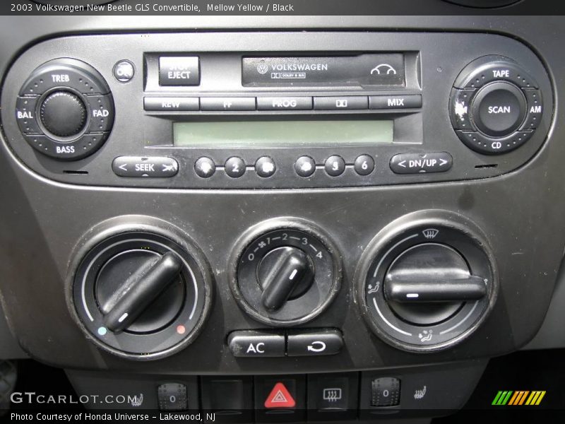 Mellow Yellow / Black 2003 Volkswagen New Beetle GLS Convertible