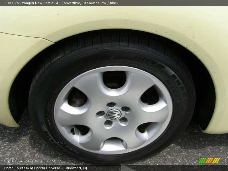 Mellow Yellow / Black 2003 Volkswagen New Beetle GLS Convertible