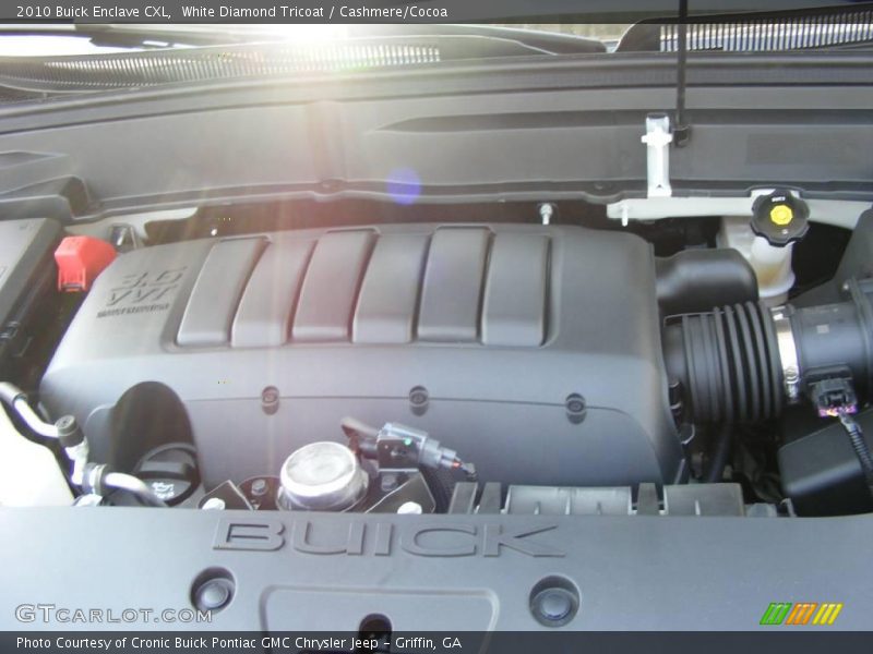 White Diamond Tricoat / Cashmere/Cocoa 2010 Buick Enclave CXL