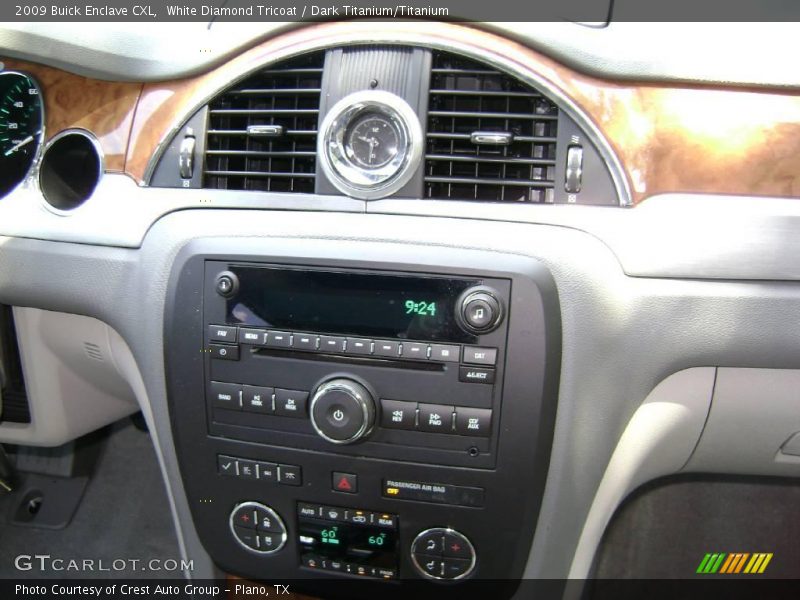 White Diamond Tricoat / Dark Titanium/Titanium 2009 Buick Enclave CXL