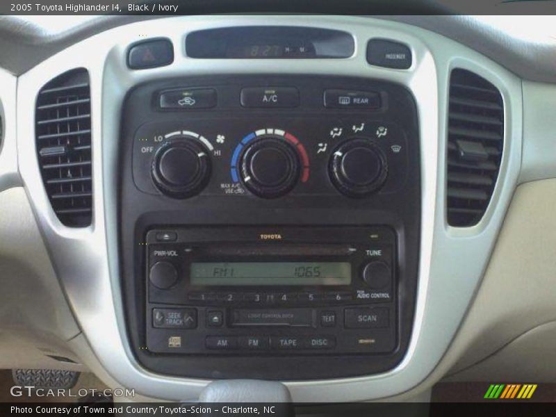 Black / Ivory 2005 Toyota Highlander I4