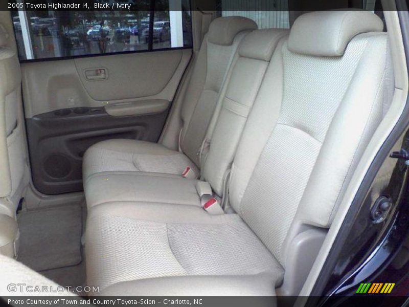 Black / Ivory 2005 Toyota Highlander I4