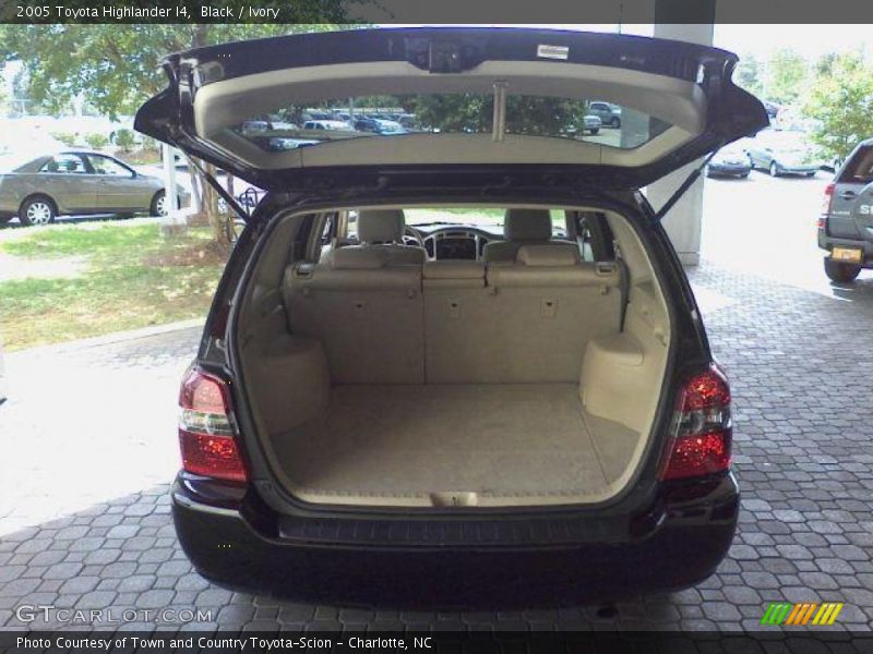 Black / Ivory 2005 Toyota Highlander I4
